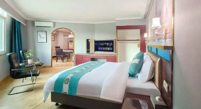 Люкс Four Seasons Goldensun Hotel
