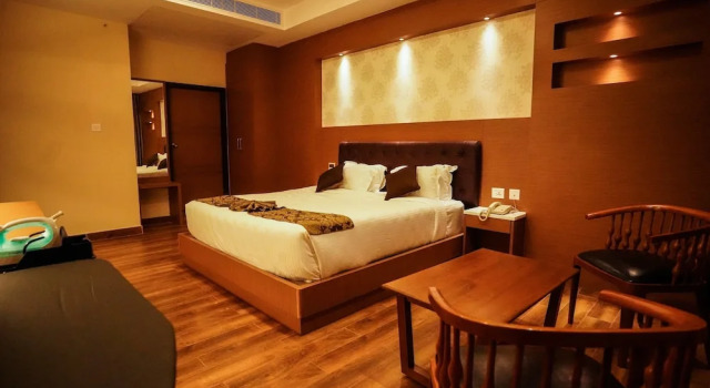 V Five Hotel, Забронировать Отель Отели штата Тамилнада с завтраком, Завтраки