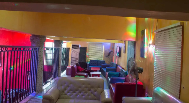 Keves Inn and Suites, Забронировать Отель Калабар Нигерия
