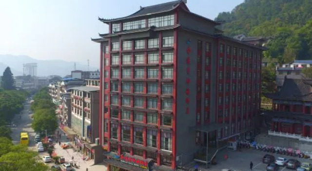 Yongfu County Golden Coast Royal Blessing Hotel, Забронировать Отель Отели Гуйлинь с парковкой, Парковка