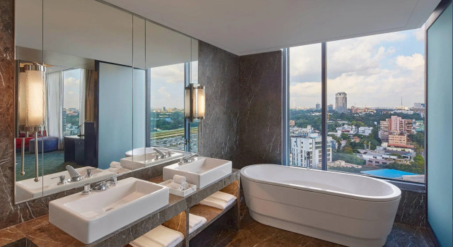 Двухместный номер Deluxe Renaissance Bengaluru Race Course Hotel