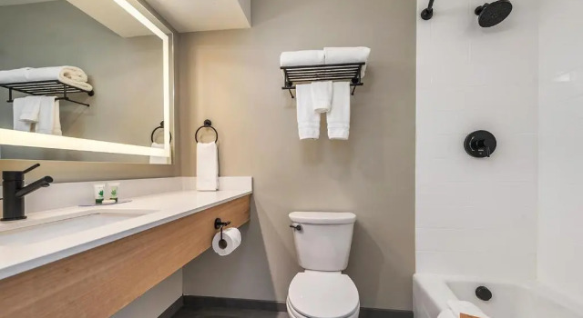 Четырёхместный номер Standard GoodSpring Motel