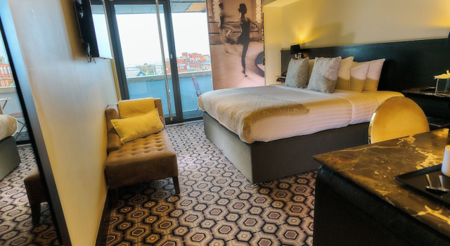 Номер Standard с балконом The Vincent Hotel