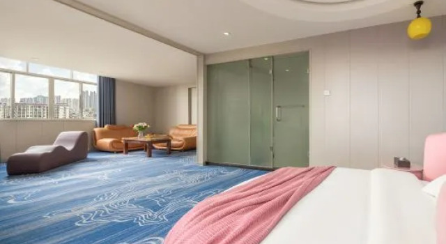 Люкс с видом на реку Huaiji World Jingshe Hotel