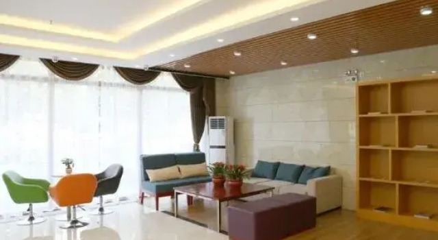 GreenTree Inn (Beijing Tongzhou Global Resort Branch), Book Ferieresort Hoteller i Beijing Province med parkering, Parkering