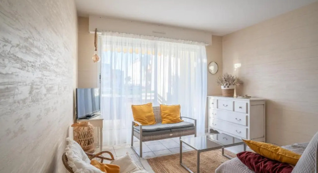 Agréable appartement et terrasse à 2 pas de la mer