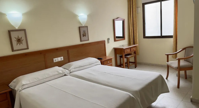 Четырёхместный номер Standard Hotel Cabello