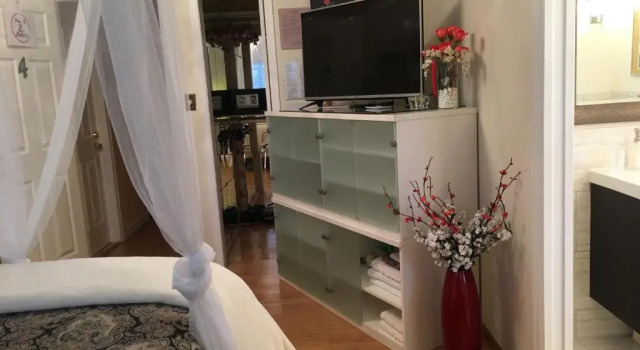 Люкс Dianas Luxury Bed and Breakfast