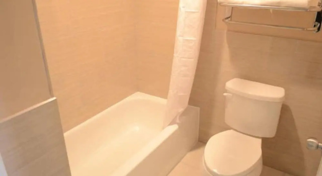 Четырёхместный номер Standard Regency Inn & Suites By Capital O Houston IAH Airport