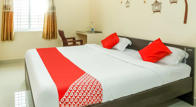 OYO 74790 Nandas Grand, Book Hotel Nellore Andhra Pradesh