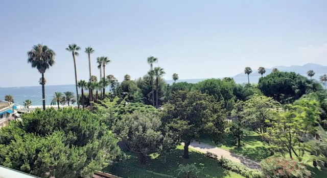 Апартаменты Cannes la Croisette, Baoli 4 beds, balcony,parking