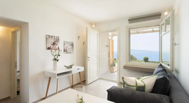 Villa Itis - Elegant Ground Floor Suite with Terrace & Great View, Prenota Villa Ville a Peloponneso, Villa