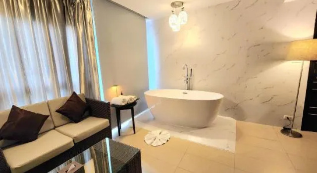 Полулюкс Sky dome resotel - โรงแรมสกายโดม รีโซเทล