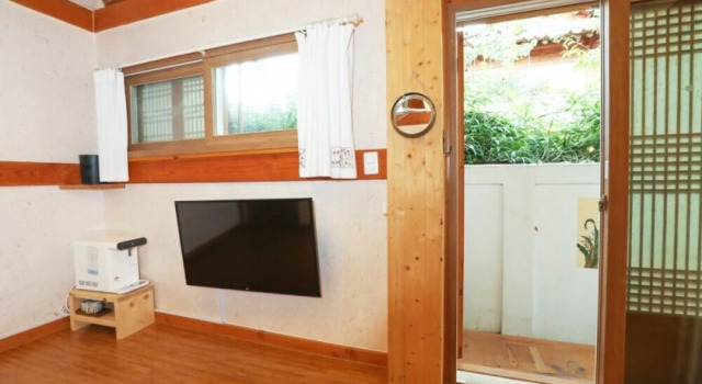 Jeonju Hanok Sukbak Cheheomgwan Pension