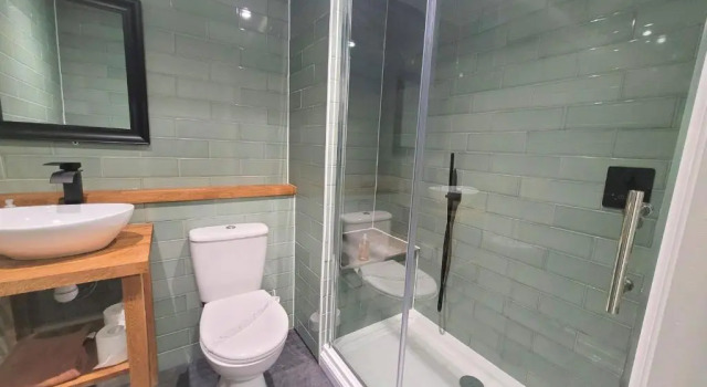 Трёхместный номер Standard New County Hotel & Serviced Apartments by RoomsBooked