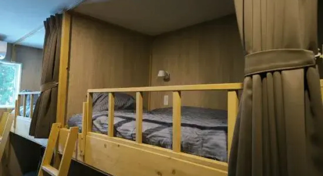 Кровать в общем номере (мужской номер) A Lucky Hostel