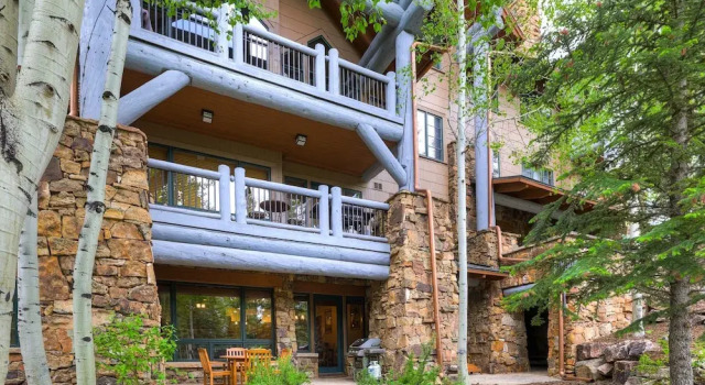 Ski-in/ski-out 2 Br Condo, Heart Of Bachelor Gulch 2 Bedroom Condo by RedAwning