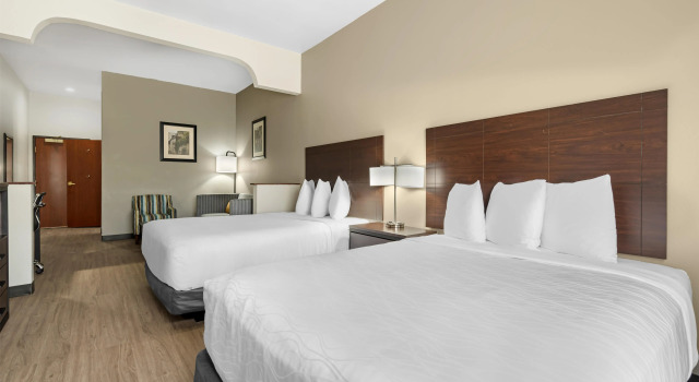 Четырёхместный люкс Best Western Plus McKinney Inn and Suites