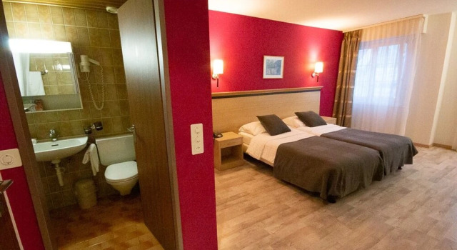 Двухместный номер Standard Hotel De La Vieille Tour