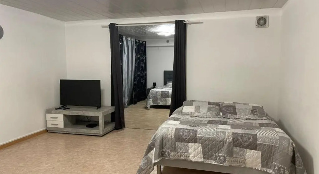 Appartement dans maison à Corbelin proche Walibi, Prenota Appartamento Hotel a Alvernia con parcheggio, Parcheggio
