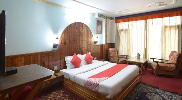 OYO 8643 Hotel Shambhala