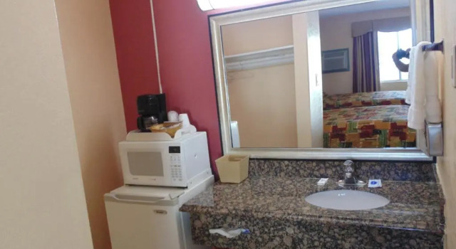 Номер Standard Western Inn & Suites