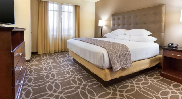 Люкс Drury Inn & Suites Louisville North