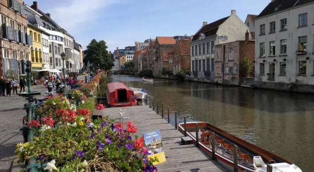 Wonderful stay to visit Ghent, Забронировать Отель Macharius-Heirnis Гент, рядом с Graffiti Street