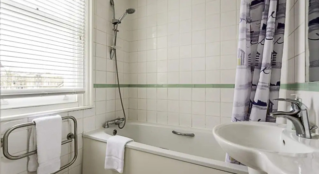 Апартаменты Chic Gunter Grove Flat - London Retreat