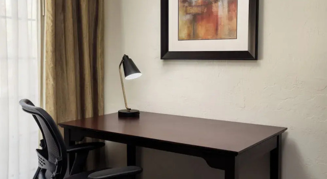 Люкс c 1 комнатой Wyndham Tucson Airport Hotel & Conference Center