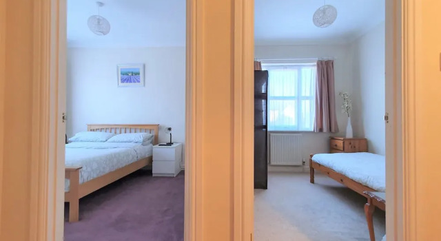 2-bedroom House Near Town With Superfast Wi-fi, Book Hotel Hoteller i Sittingbourne med parkering, Parkering