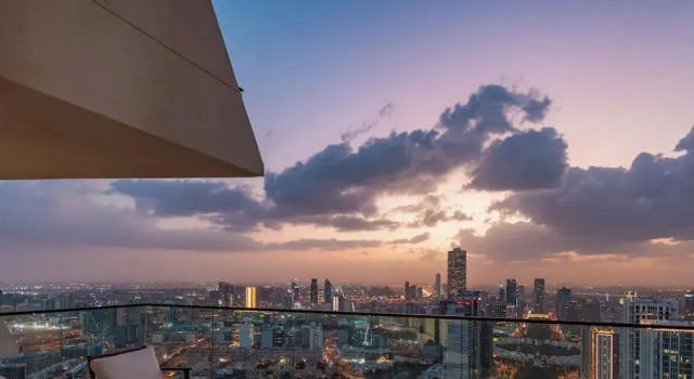 LUX  The Phantom Sky Pool Suite, Забронировать Апартаменты/квартира Отели Эмирата Дубая с парковкой, Парковка