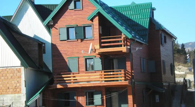 Family Apartments, Book Lejlighed Hoteller i Zabljak med parkering, Parkering