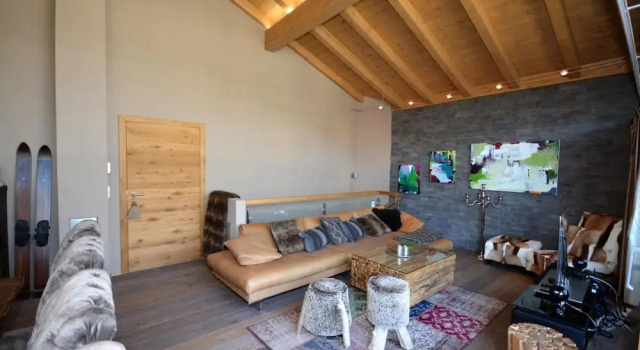 Коттедж с балконом Zell City Exclusive Lodges by All in One Apartments