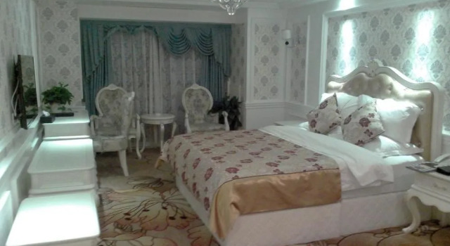 Hawaii Theme Hotel