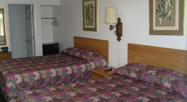 Четырёхместный номер Standard Cascade City Center Motel