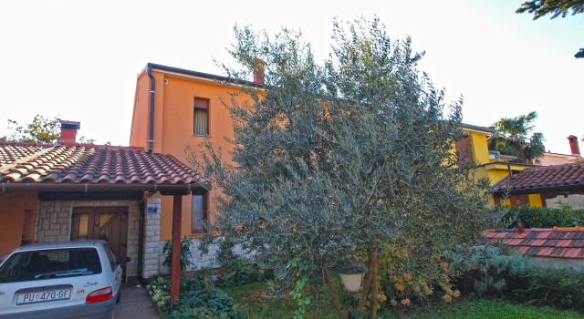 Apartment 933