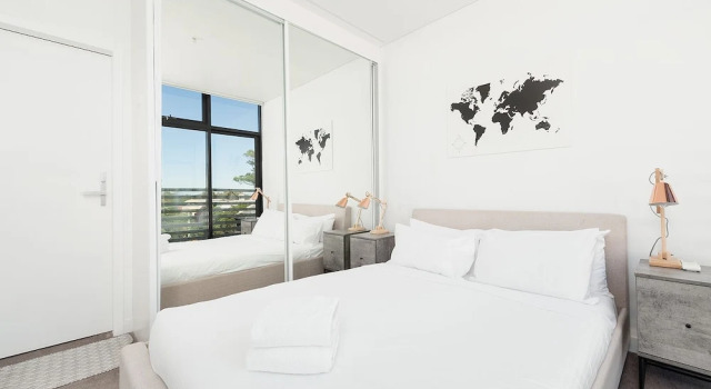 Апартаменты Newtown's Best Designer Apartment H395