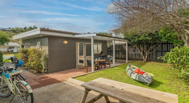 Sunny Days Retreat - Tairua Holiday Home, Rezerwuj Hotel Tairua 
