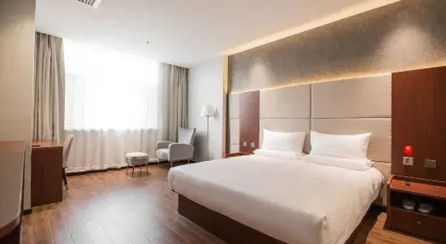 Люкс Deluxe Elan Hotel (Dehui West Station Songbai Road Branch)