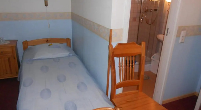 Poska Villa Guesthouse, Забронировать Вилла Отели Таллина 3 звезды, рядом с Музей искусства во дворце Кадриорг, 3*