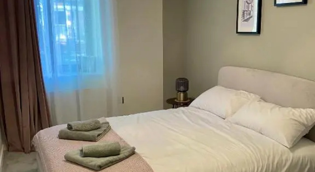 Central (yet tranquil), brand new 2-bed + free parking, Забронировать Отель Йорк Северный Йоркшир, рядом с Церковь Св. Олафа