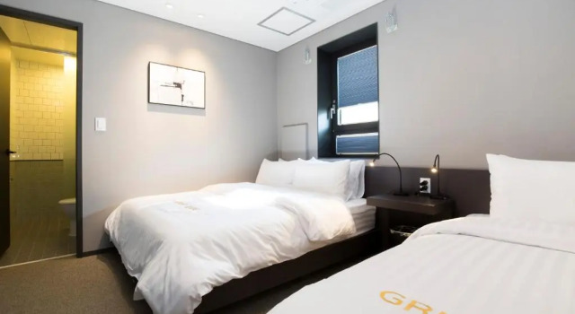 Camera tripla Standard Grid Inn Hotel