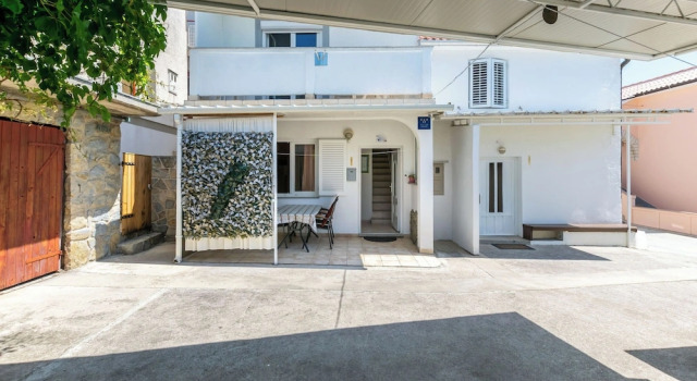 House Nenad, Prenota Casa vacanze Arbe 