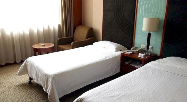 Fengleyuan, Rezervovat Hotel Čeng-čou Henan