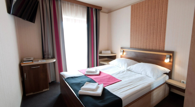 Tó Wellness Hotel, Reservar Hotel Bank Nograd