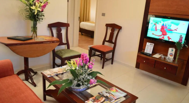 Люкс Comfort Hotel Suites
