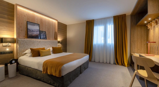 Семейный номер Standard с 2 комнатами с балконом и с видом на горы Отель ILY Hotels La Rosière