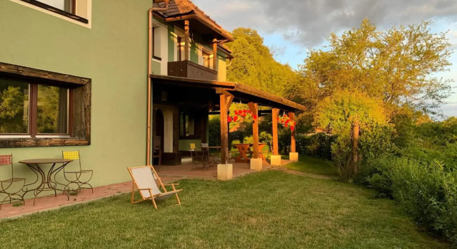Szejke Villa, Varaa Villa Odorheiu Secuiesc 