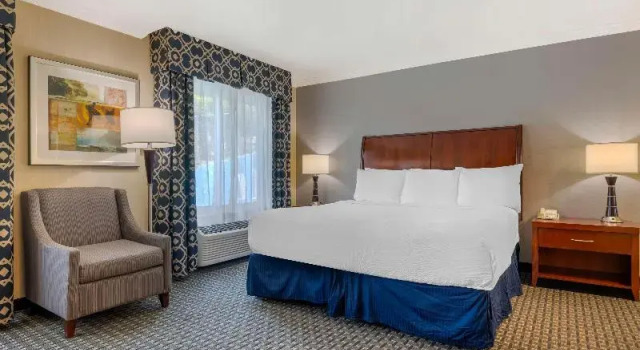 Двухместный номер Standard с балконом Best Western Plus Marina Shores Hotel